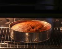 A maioria das pessoas erra nessa hora ao fazer bolo (e culpa o forno!)