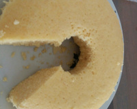 Bolo fofinho de fubá de microondas