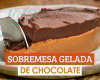 Sobremesa gelada de chocolate