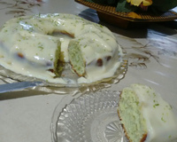 Bolo verdinho com creme de Limão