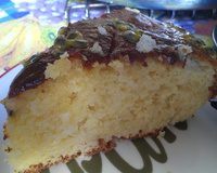 Bolo de maracujá com calda de maracujá