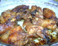 Coxas e sobrecoxas assadas no micro-ondas