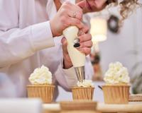 Como fazer chantilly: aprenda a acertar o ponto e a salvar o creme caso fique aguado