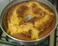 Broa de fubá com leite azedo