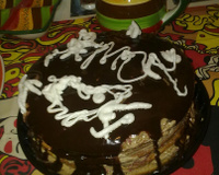 Bolo cremoso de chocolate e coco