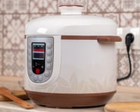 Como limpar a panela elétrica de arroz? TudoGostoso ensina o jeito certo para evitar o mau cheiro e garantir a durabilidade