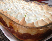 Doce de banana com creme e suspiro