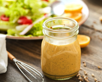 Adeus salada aguada! O truque dos chefs para deixar o molho cremoso e sem separar