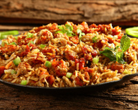 Arroz com linguiça é um almoço suculento para quem ama receita de uma panela só: receita prática e deliciosa