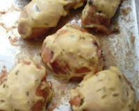 Coxa e sobrecoxa assada com molho de maionese