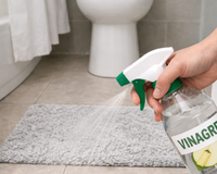 Donas de casa não guardam segredo: coloque vinagre na porta do banheiro hoje mesmo