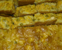 Torta deliciosa de liquidificador com recheio de frango