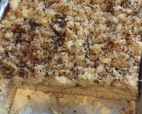 Cuca de fermento de pão com farofa