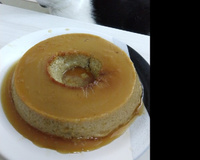 Pudim de doce de leite e café