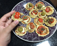 Mini pizza sem glúten com farinha zaya (farinha de mandioca)