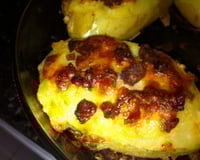 Batata recheada com bacon e requeijão