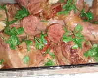 Carne de costela com linguiça na panela
