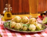 Bolinho de mandioca com queijo