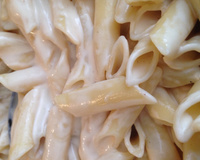 Macarrão ao molho de dois queijos