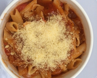 Macarrão ao molho sugo