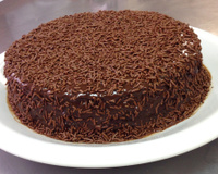 O bolo de chocolate simples que conquista corações: impossível comer uma fatia só quando faço essa receita