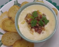 Sopa de batata com calabresa