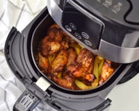 Por menos de R$ 300 é possível levar para casa esta air fryer Philco de 4,3 litros