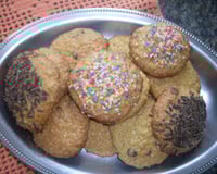 Biscoito vitaminado de aveia com chocolate ou uvas passa