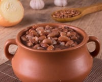 Feijão com linguica fresca