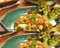 3 saladas com frutas para quem ama um agridoce refrescante nos dias de calor