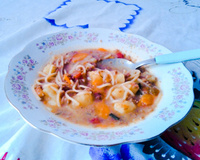 Sopa de legumes com PTS