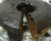 Bolo de chocolate integral com cobertura