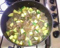 Refogado de abobrinha com carne