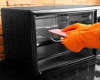 Como limpar forno elétrico: confira as dicas do TudoGostoso