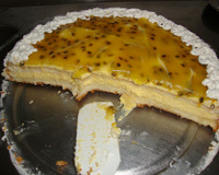 Bolo delicioso de mousse de maracujá