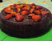 Bolo de chocolate com  morango