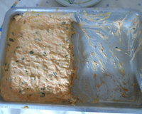 Torta de pão de forma cremosa com atum