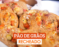 Pão de grãos recheado