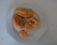 Bolinho de mandioca com calabresa