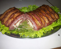 Rocambole de carne moída com linguiça