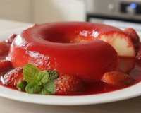 Não consegui esperar até o Natal e já fiz o pudim de morango do amor esse fim de semana: receita foi destaque do almoço de domingo!