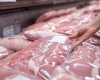 Quatro sinais na embalagem da carne que devem fazer você devolvê-la à prateleira e seguir em frente