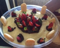 Pavê de chocolate com biscoito champagne