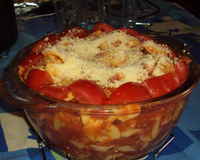 Macarrão Capeletti ao molho de tomate.