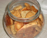 Biscoitos de queijo e cebola