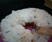 Bolo de Liquidificador com Calda de Coco