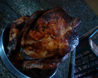 Frango assado com cerveja e sopa de cebola