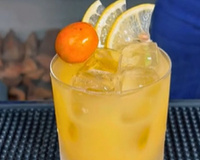 Nem toda caipirinha precisa ser de limão: você precisa provar essa caipirinha de seriguela que é sucesso no Nordeste e a cara do verão!