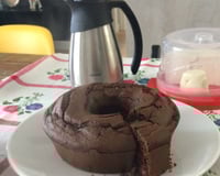 Bolo de chocolate integral com cobertura