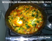 Moqueca de banana-da-terra com ovos